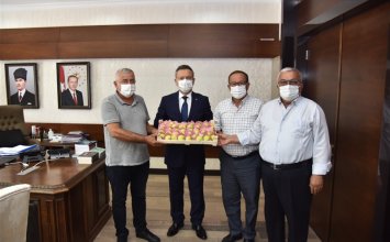 Aydın Ticaret Borsası, Aydın Sarı Lop İncirinin İlk Hasadını Aydın Valisi  Hüseyin Aksoy’a Takdim Etti