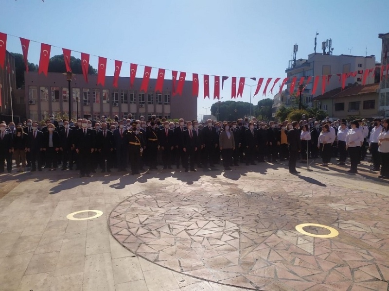 29.10.2021 Aydın Ticaret Borsası Meclis Başkanı A.Bahri Erdel, 29 Ekim Cumhuriyet Bayramı Kutlamalarına Katılım Sağladı