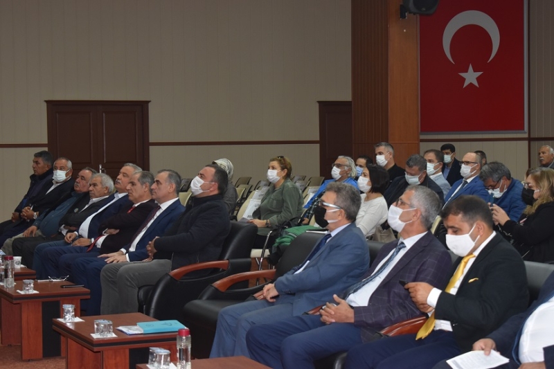 22.11.2021 Aydın Ticaret Borsası Yönetim Kurulu Başkanı Fevzi Çondur, 2021-2022 Üretim Dönemi Aydın İli Tarımsal Kuraklık İl Kriz Merkezi Toplantısı’na Katılım Sağladı 