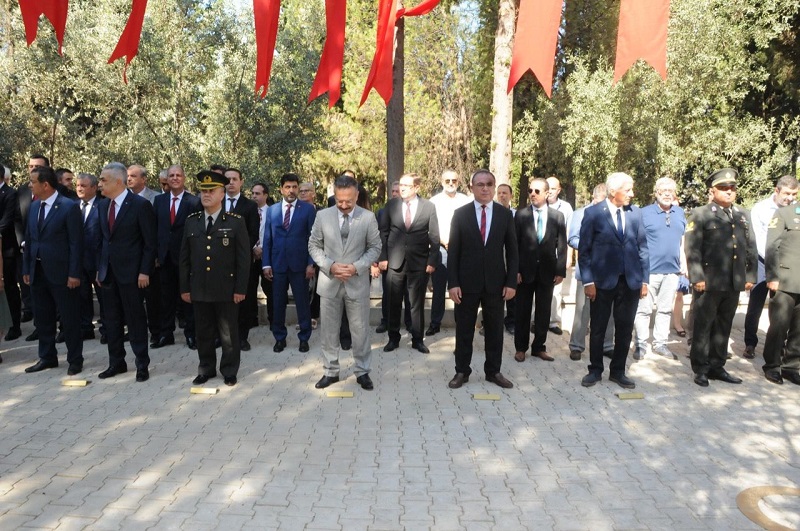 15.07.2022 Aydın Ticaret Borsası Meclis Başkanı A.Bahri Erdel, 15 Temmuz Şehitlerini Anma, Demokrasi ve Milli Birlik Günü Anma Etkinliklerine Katılım Sağladı