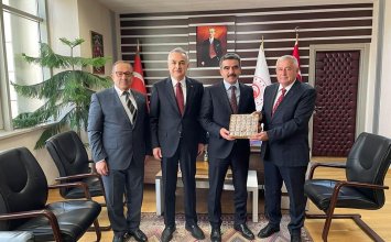 26.01.2023 Aydın Commodity Exchange Assembly A. Bahri Erdel and  Vice Chairman Cengiz Ulgen visited General Director of Customs Mustafa Gumus in his office.