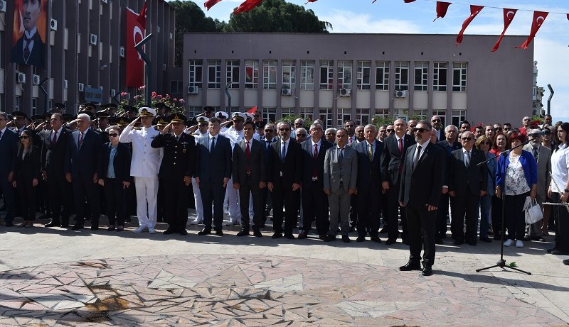 19.05.2023 Aydın Ticaret Borsası Meclis Başkanı A.Bahri Erdel, 19 Mayıs Atatürk’ü Anma, Gençlik ve Spor Bayramı Töreni’ne Katılım Sağladı 