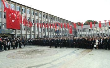 10.11.2023 Aydın Ticaret Borsası Meclis Başkanı A.Bahri Erdel, 10 Kasım Atatürk'ü Anma Törenine Katılım Sağladı 