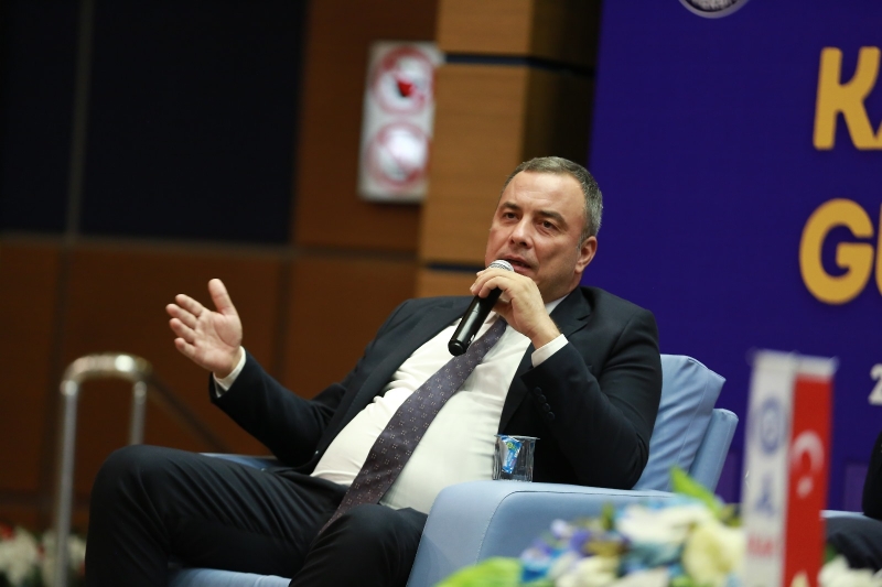 22.10.2024 Fevzi Çondur, the Chairman of Aydın Commodity Exchange, met with students at the ADÜ 2024 Career Days event.