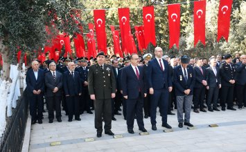 18.03.2025 Aydın Ticaret Borsası Meclis Başkanı A. Bahri Erdel, 18 Mart Şehitleri Anma Günü ve Çanakkale Zaferi’nin 110. Yıl Dönümünde Anma Törenine Katıldı