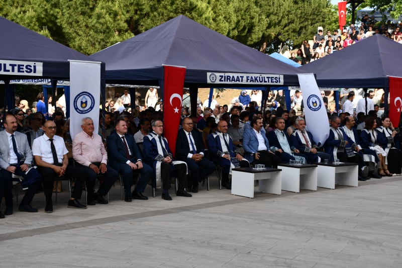 23.05.2025 Aydın Ticaret Borsası Meclis Başkanı A. Bahri Erdel, ADÜ Ziraat Fakültesi Mezuniyet Törenine Katıldı