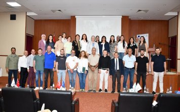 27.05.2025 Proje Evi Kooperatifi “İklim Dirençli Doğa Dostu Zeytincilik Eğitimlerinin İlkini Aydın’da ,Aydın Ticaret Borsası İş Birliğiyle Gerçekleştirdi