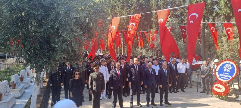 15.07.2025 Aydın Ticaret Borsası Meclis Başkanı Bahri Erdel, 15 Temmuz Şehitlerini Anma, Demokrasi ve Milli Birlik Günü Anma Programlarına Katılım Sağladı