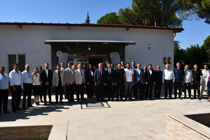 20.08.2025 Aydın Ticaret Borsası Meclis Başkanı A. Bahri Erdel Yönetim Kurulu Başkan Yardımcısı Cengiz Ülgen Aydın Ziraat Odaları Aylık İl koordinasyon Toplantısına katılım sağladı.