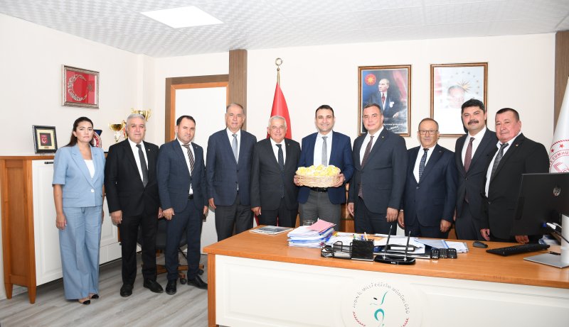 17.09.2025 Aydın Ticaret Borsası’ndan Aydın İl Milli Eğitim Müdürlüğü’ne atanan Mehmet Yiğit’e Hayırlı Olsun Ziyareti