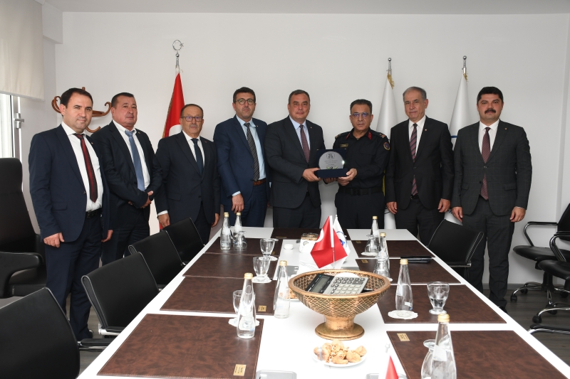 21.10.2025 Aydın İl Jandarma Komutanı Tuğgeneral Necip Çarıkcıoğlu'ndan Aydın Ticaret Borsası’na Ziyaret