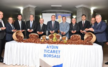 21.10.2025 Aydın Ticaret Borsası’nda Sezonun İlk Kestanesi Üreticiden Teslim Alındı