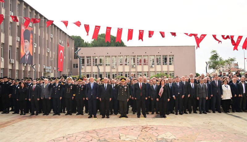 11.10.2025 Aydın Ticaret Borsası Meclis Başkanı A. Bahri Erdel, 10 Kasım Atatürk’ü Anma Törenine Katıldı