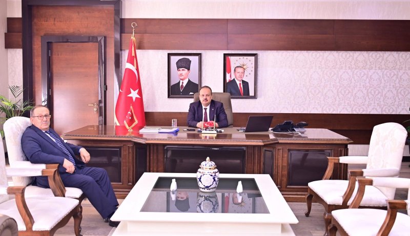 09.12.2025 Aydın Ticaret Borsası Yönetim Kurulu Başkan Yardımcısı Cengiz Ülgen, Aydın Valisi Yakup Canbolat’ı Makamında Ziyaret Etti