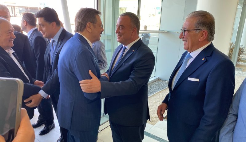 16.07.2026 TOBB Başkanı M. Rifat Hisarcıklıoğlu İzmir Adnan Menderes Havalimanı’nda Karşılandı