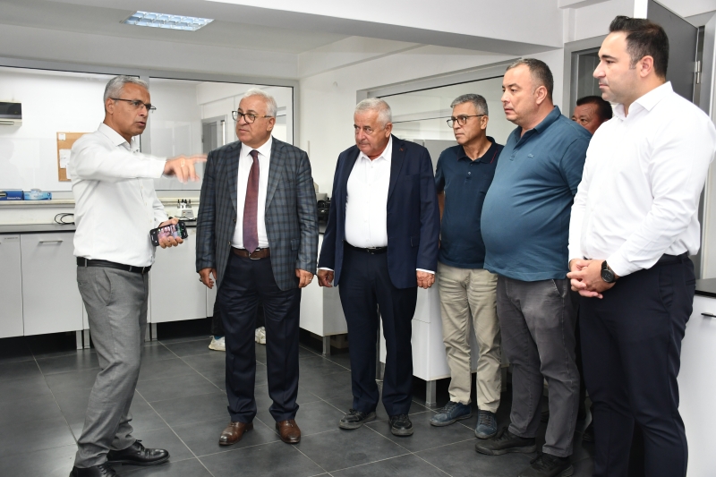 23.09.2026 Mülkiye Başmüfettişi Dr. Atilla Şahin’den Aydın Ticaret Borsası Laboratuvarı’na Ziyaret