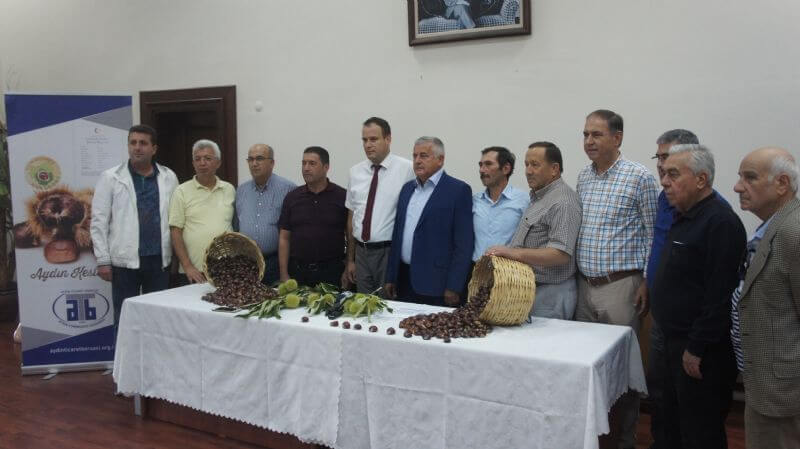 04.10.17 Aydın’da sezonun ilk kestanesi borsaya teslim edildi  Borsa kestanenin kilosunu 40 TL’den alıp üreticiyi ödüllendirdi